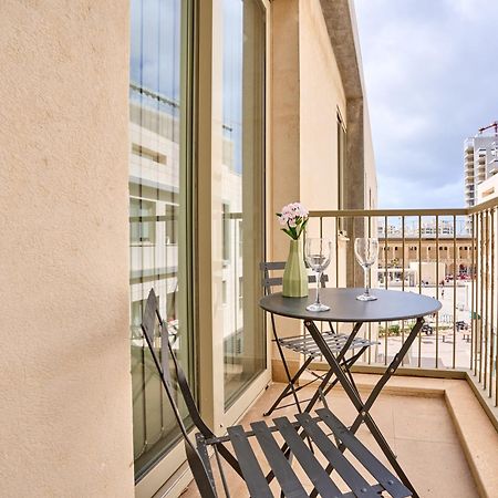 Stylish Apartment In Tigne Point Слима Екстериор снимка