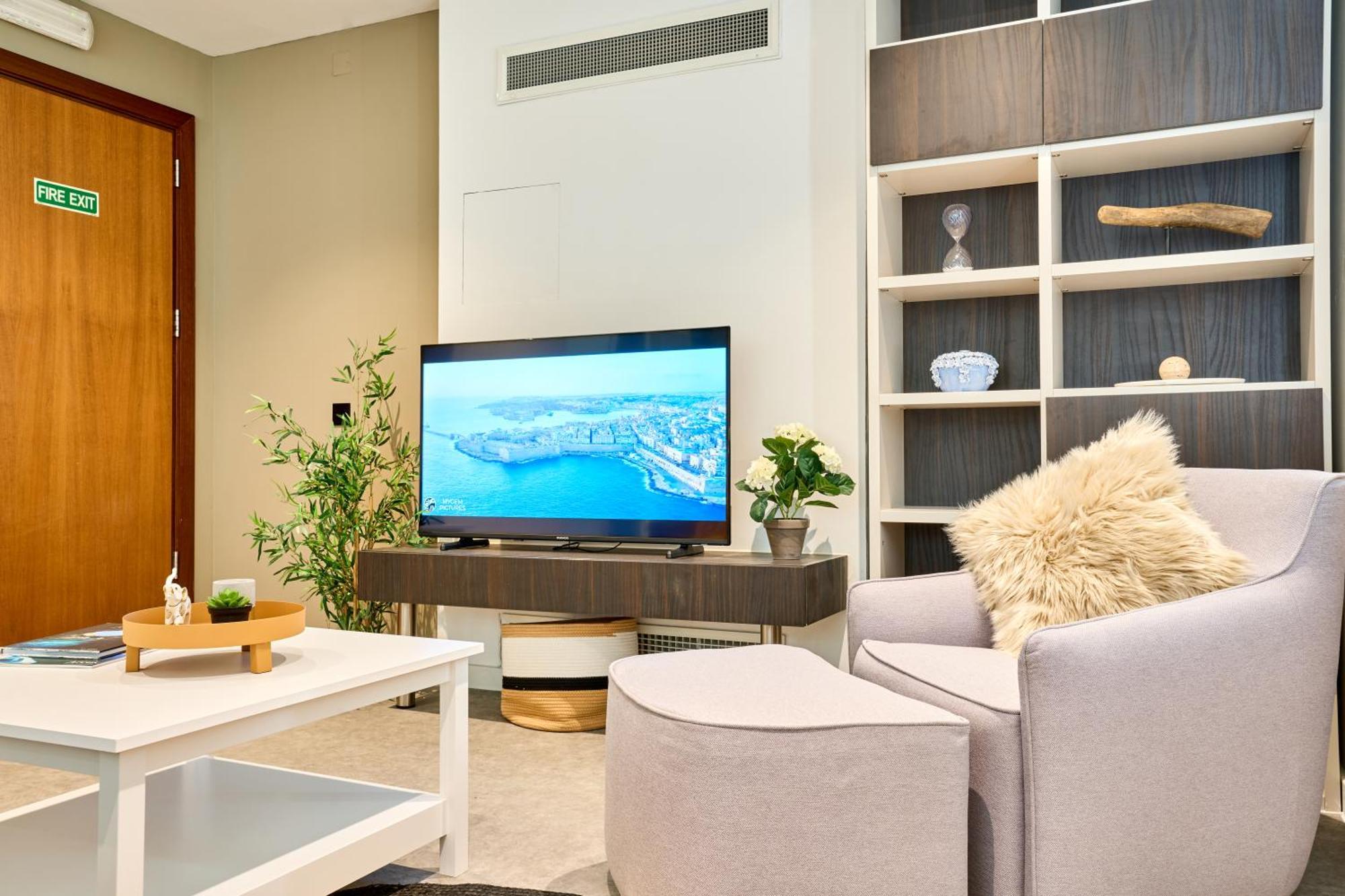 Stylish Apartment In Tigne Point Слима Екстериор снимка