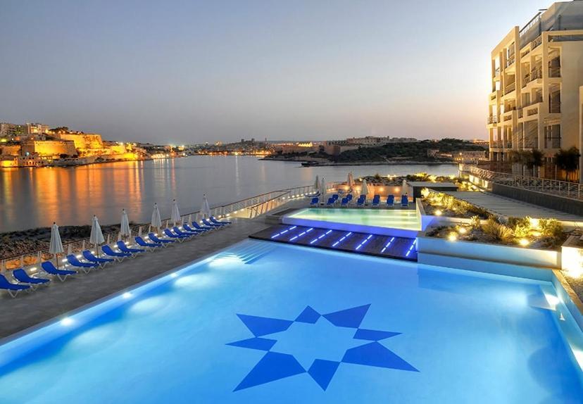 Stylish Apartment In Tigne Point Слима Екстериор снимка